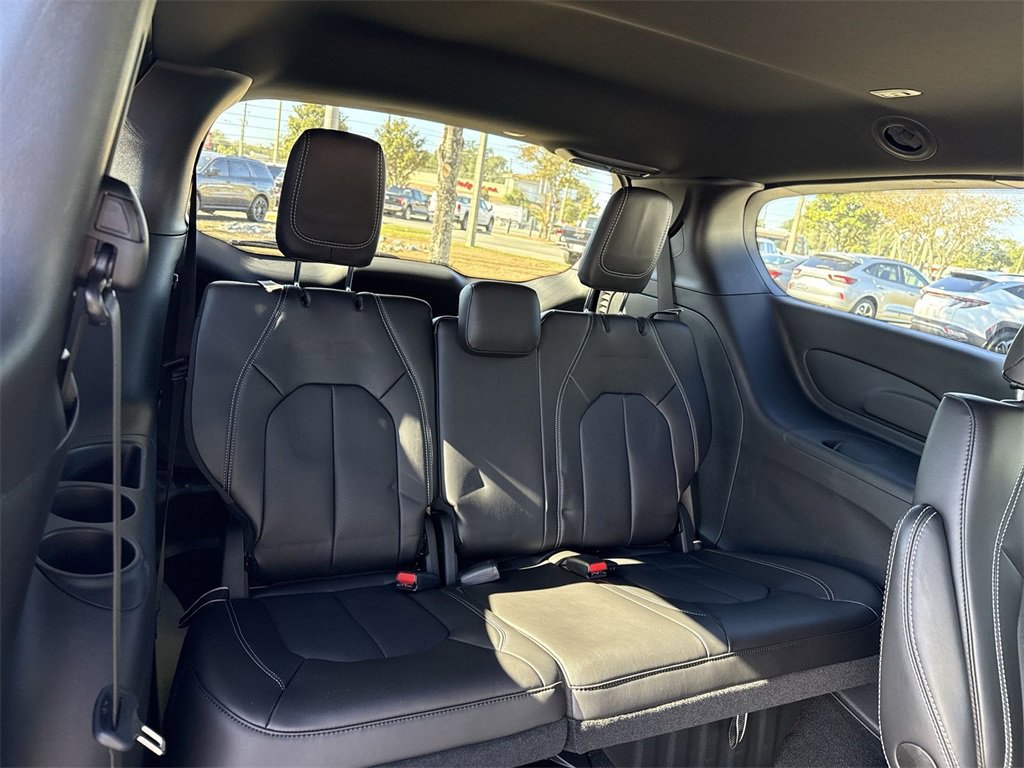 New 2026 Chrysler Pacifica Select image 25