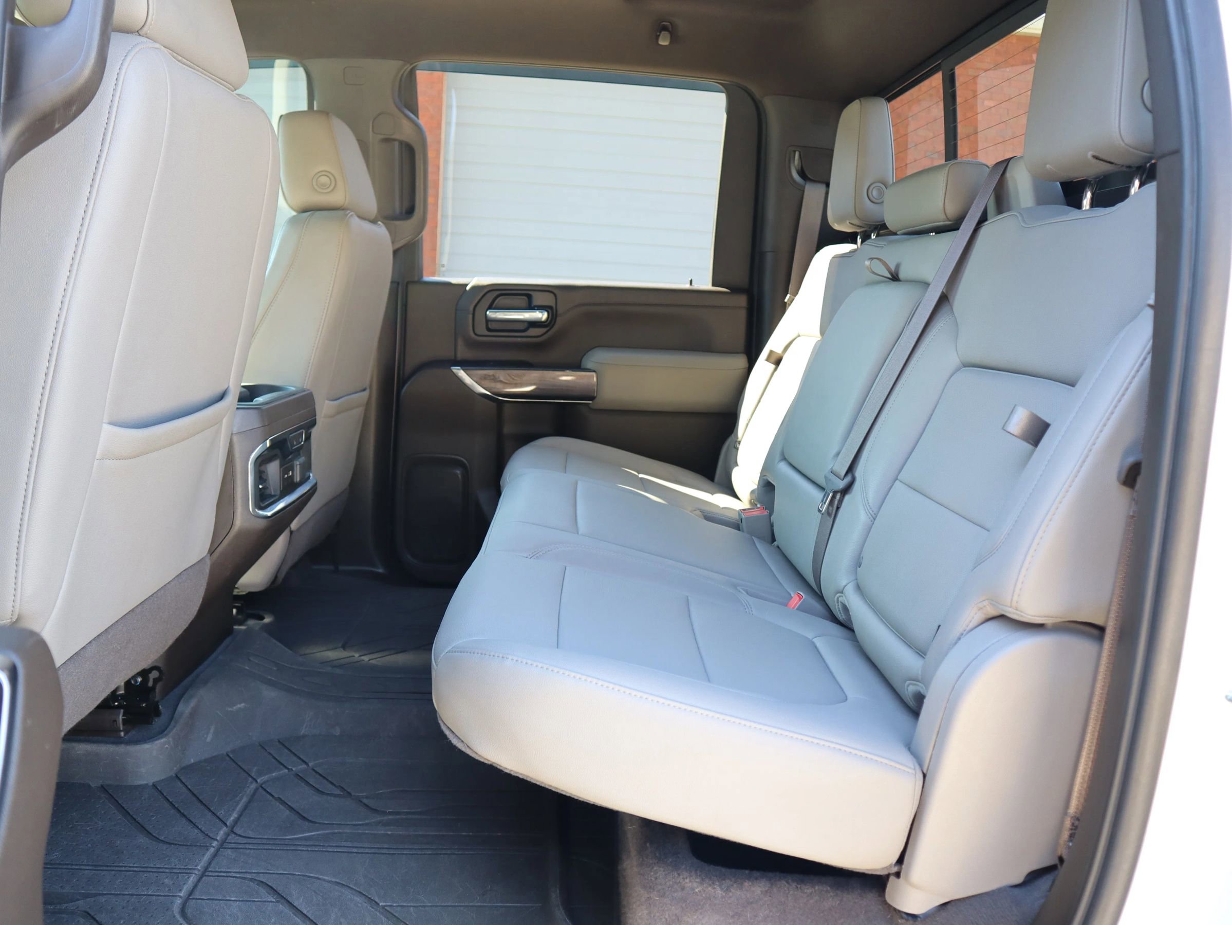 Used 2021 Chevrolet Silverado 2500 LTZ w/ LTZ Convenience Package image 29