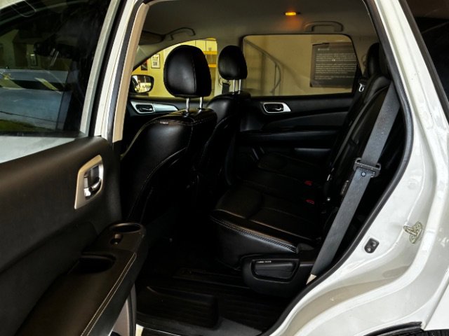Used 2020 Nissan Pathfinder SL image 25