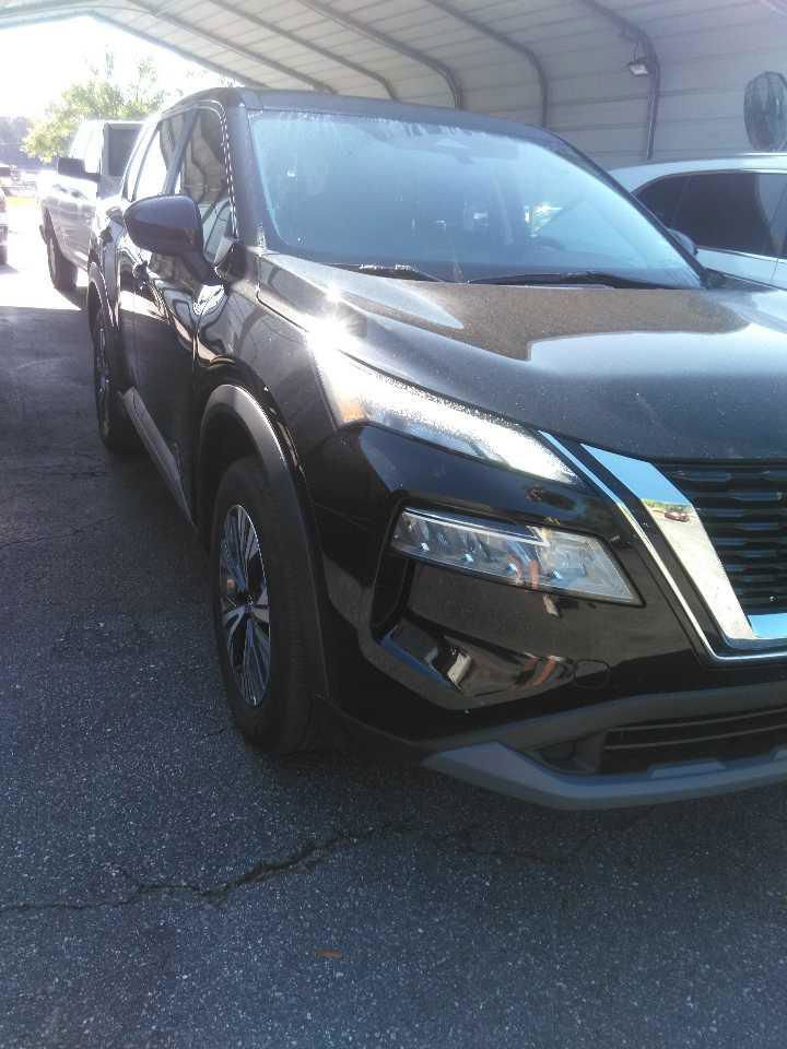 Used 2023 Nissan Rogue SV AWD/4WD image 2