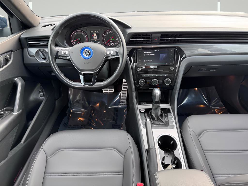 Used 2022 Volkswagen Passat 2.0T R-Line image 5
