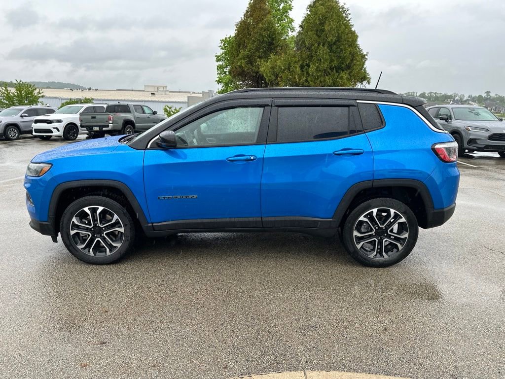 Used 2023 Jeep Compass Limited AWD/4WD image 5