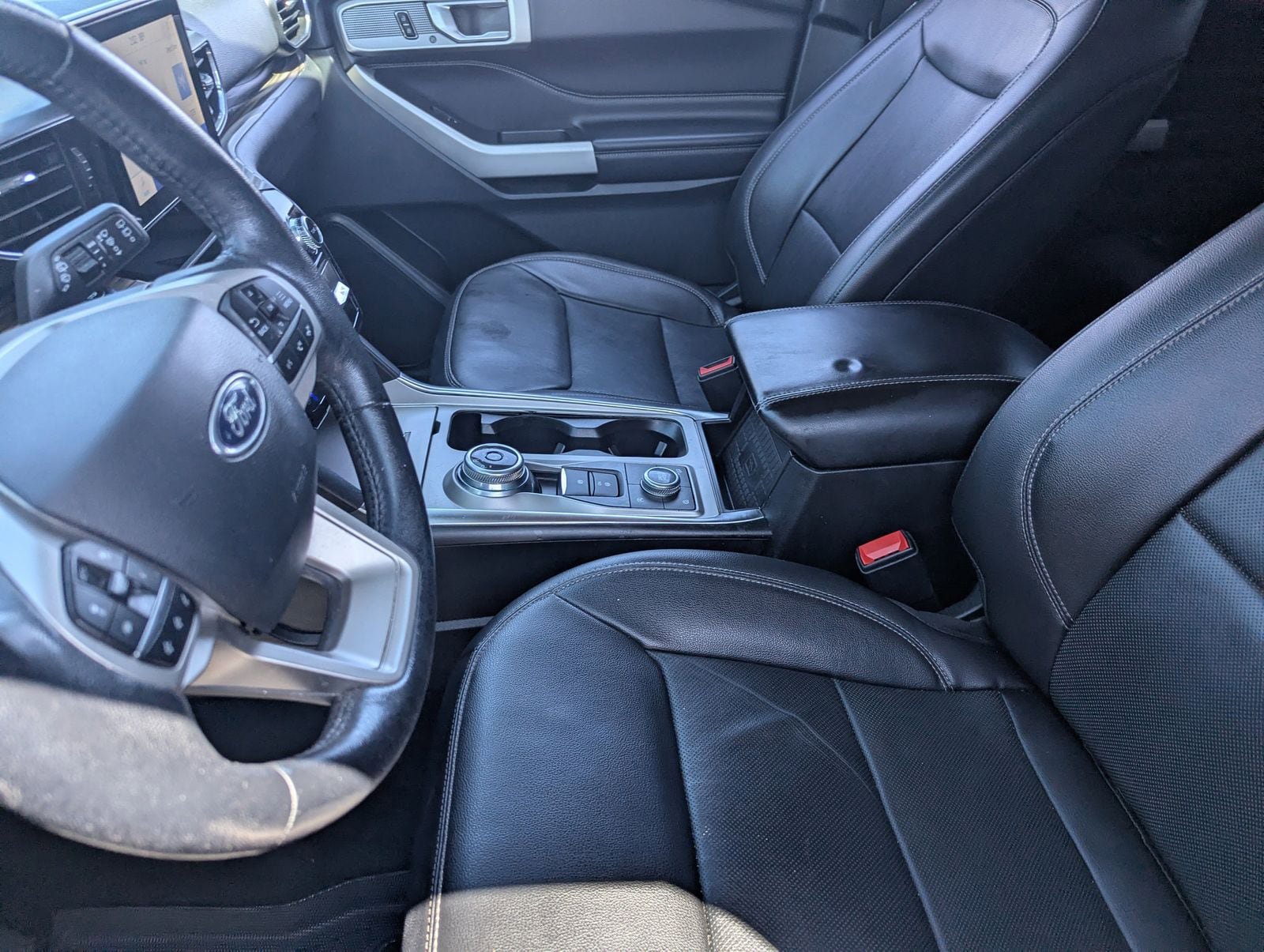 Used 2021 Ford Explorer Limited w/ Equipment Group 301A AWD/4WD image 18