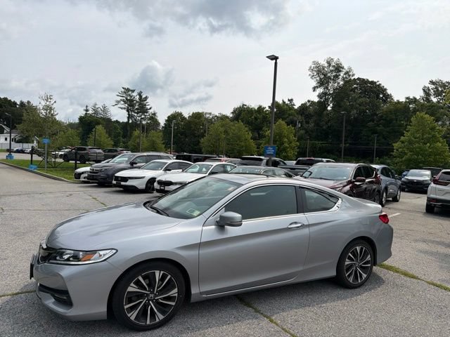 Used 2017 Honda Accord EX image 2