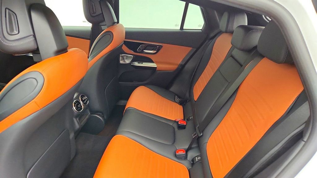 Used 2024 Mercedes-Benz GLC 300 4MATIC image 21