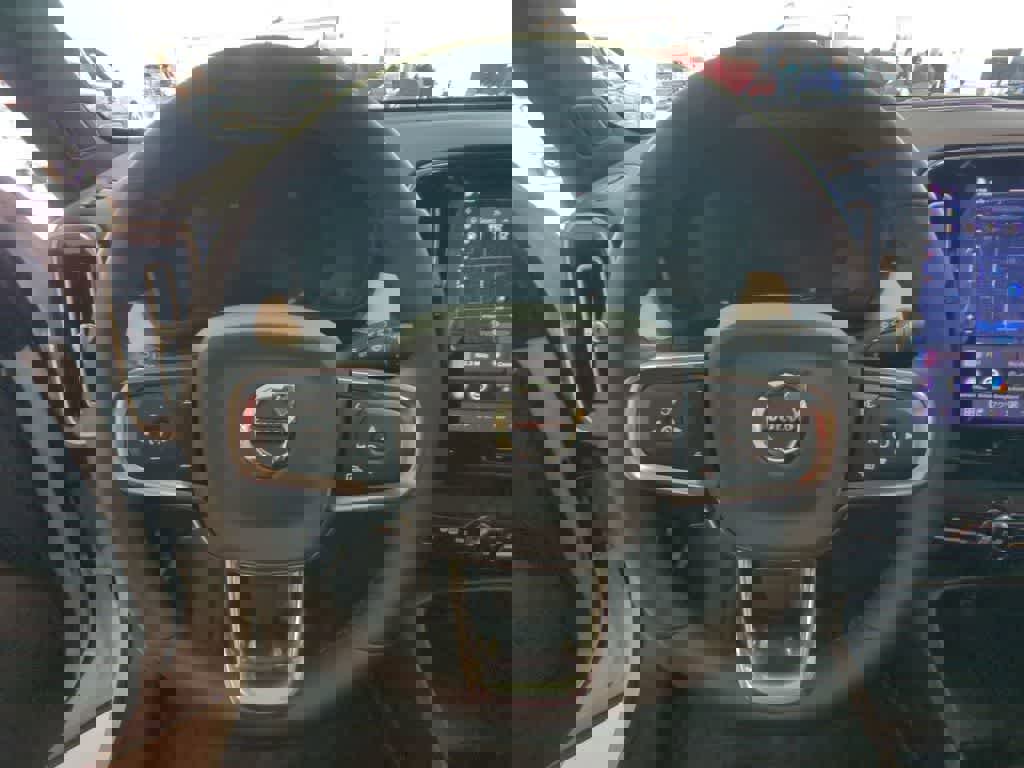 New 2026 Volvo XC40 B5 Ultra w/ Protection Package Premier image 21