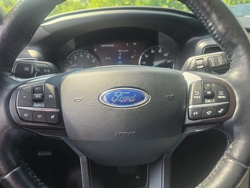 Used 2020 Ford Explorer XLT w/ Equipment Group 202A AWD/4WD image 19