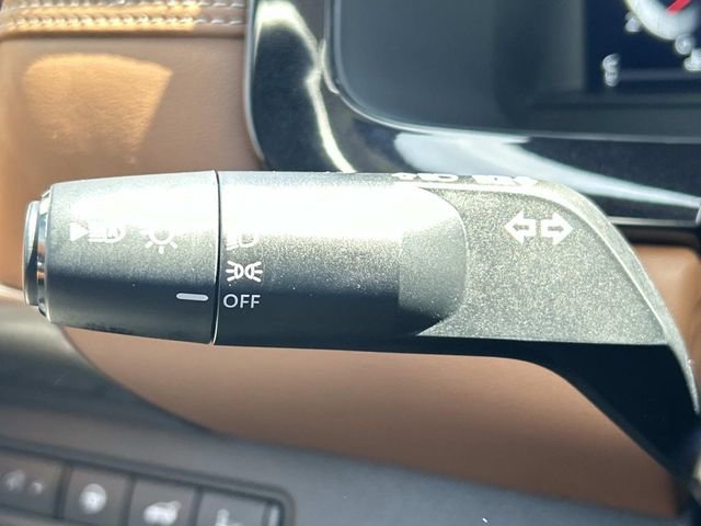 Used 2024 Nissan Pathfinder Platinum w/ Cargo Package image 33