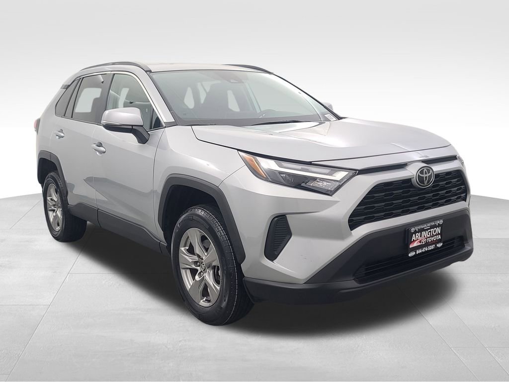Used 2025 Toyota RAV4 XLE image 2
