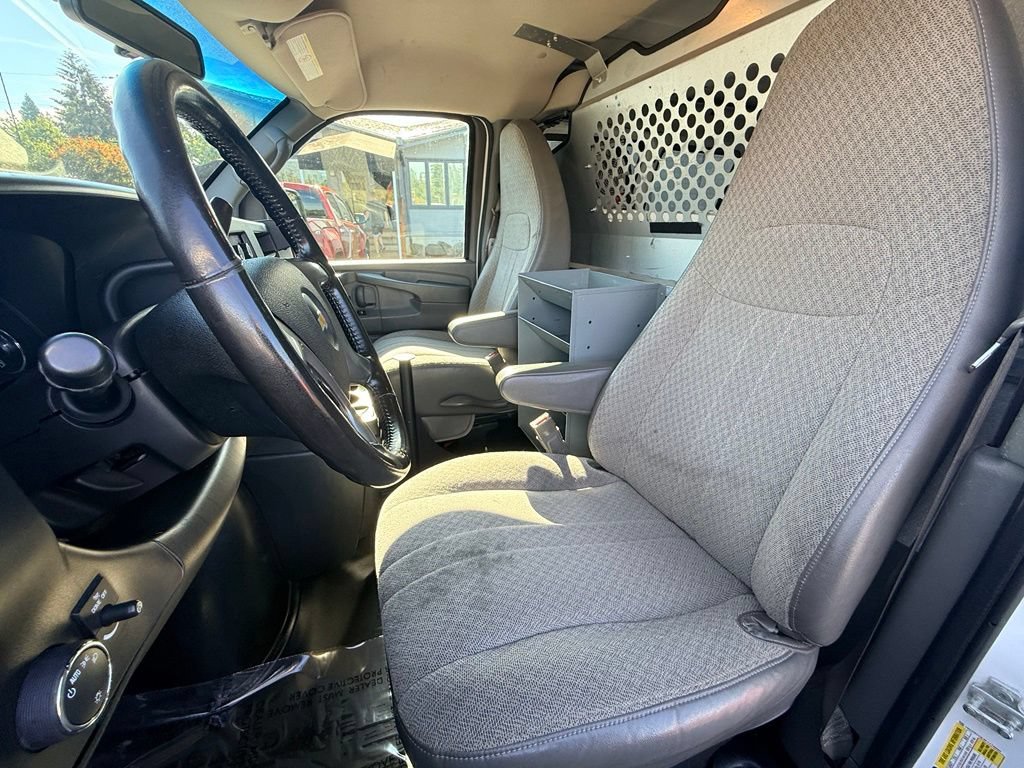 Used 2015 Chevrolet Express 3500 RWD image 13