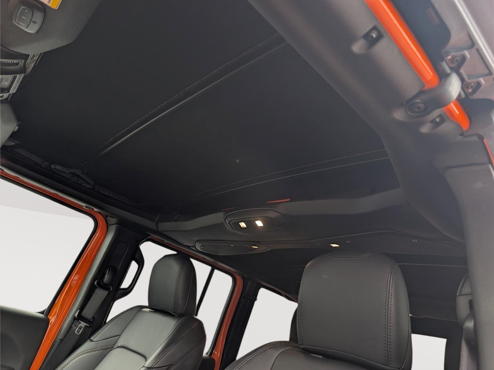 Used 2025 Jeep Wrangler Unlimited Sahara AWD/4WD image 19