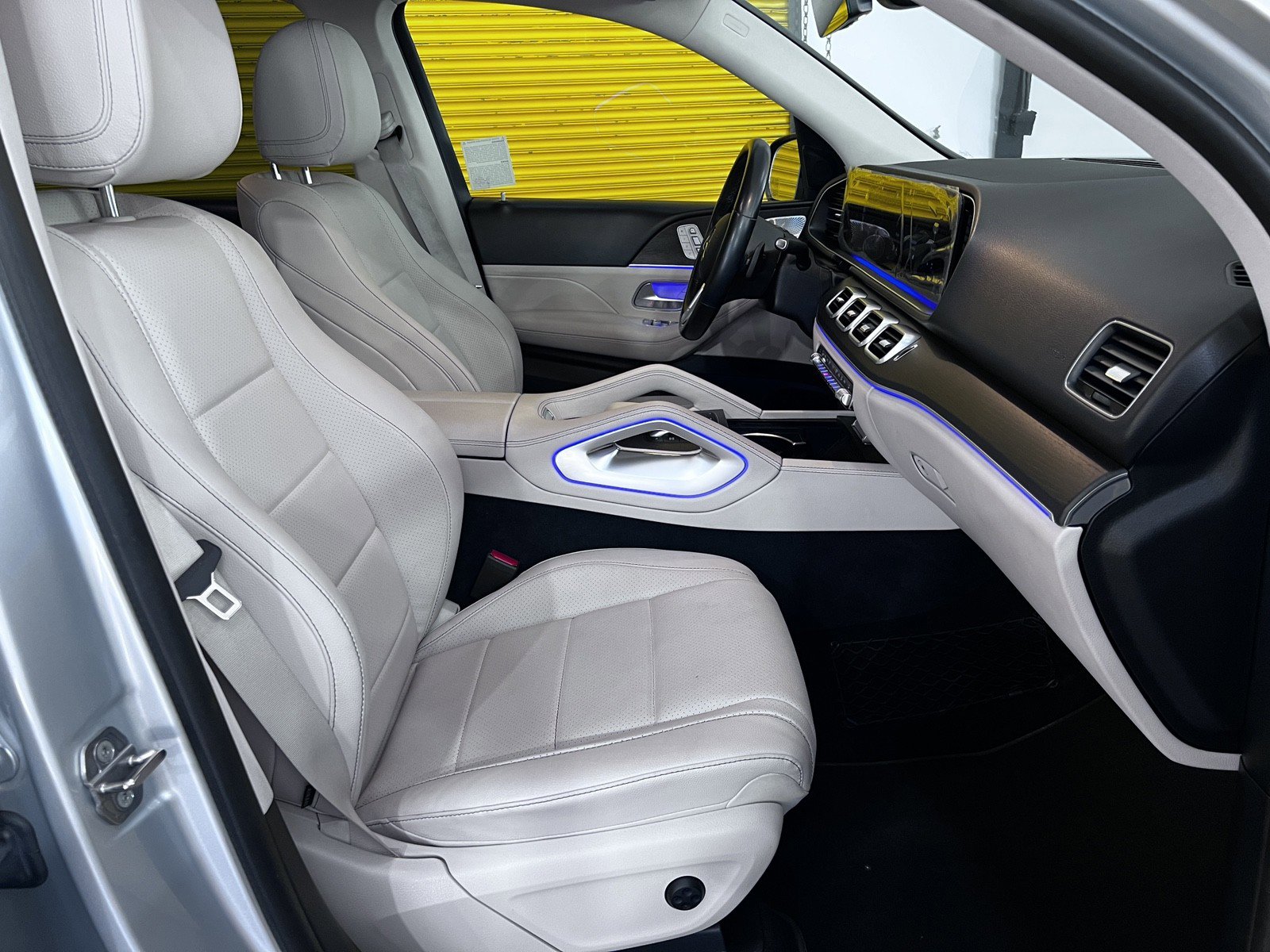 Used 2021 Mercedes-Benz GLE 350 4MATIC w/ 3rd Row Seat Package image 16