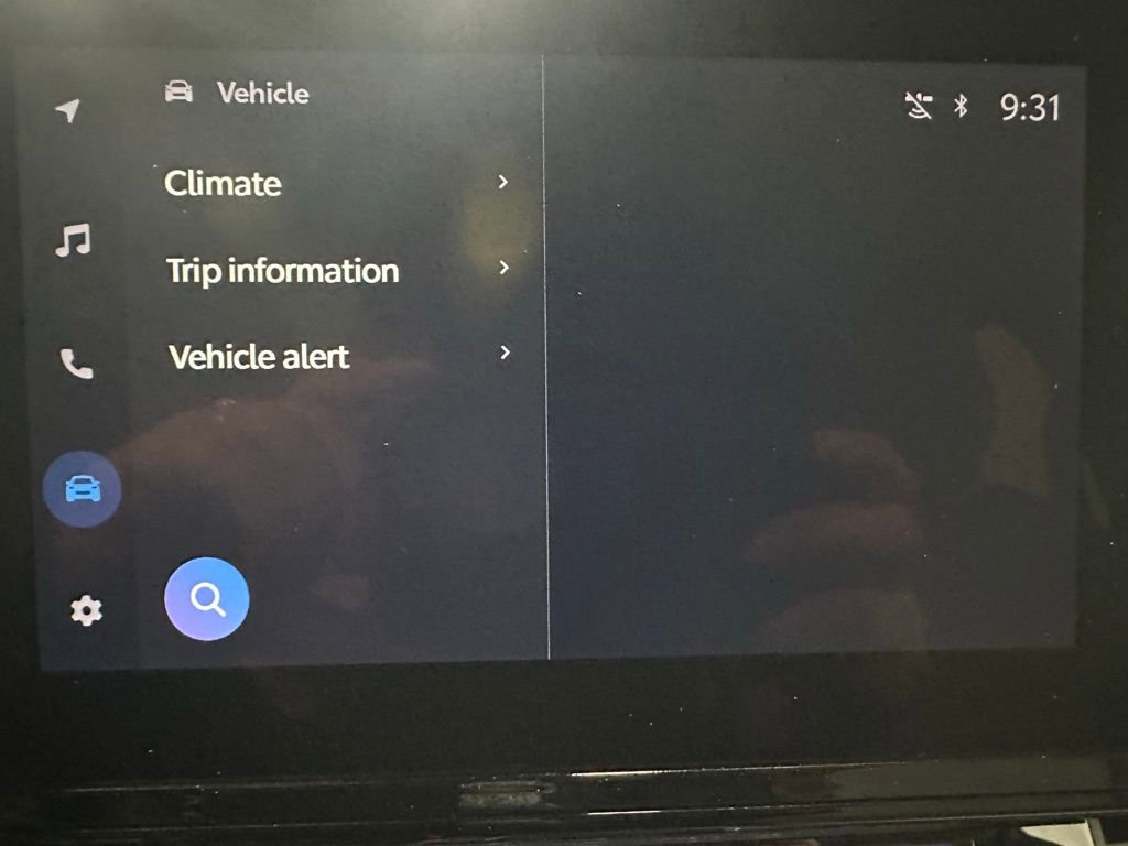 Used 2025 Toyota Sienna LE image 27
