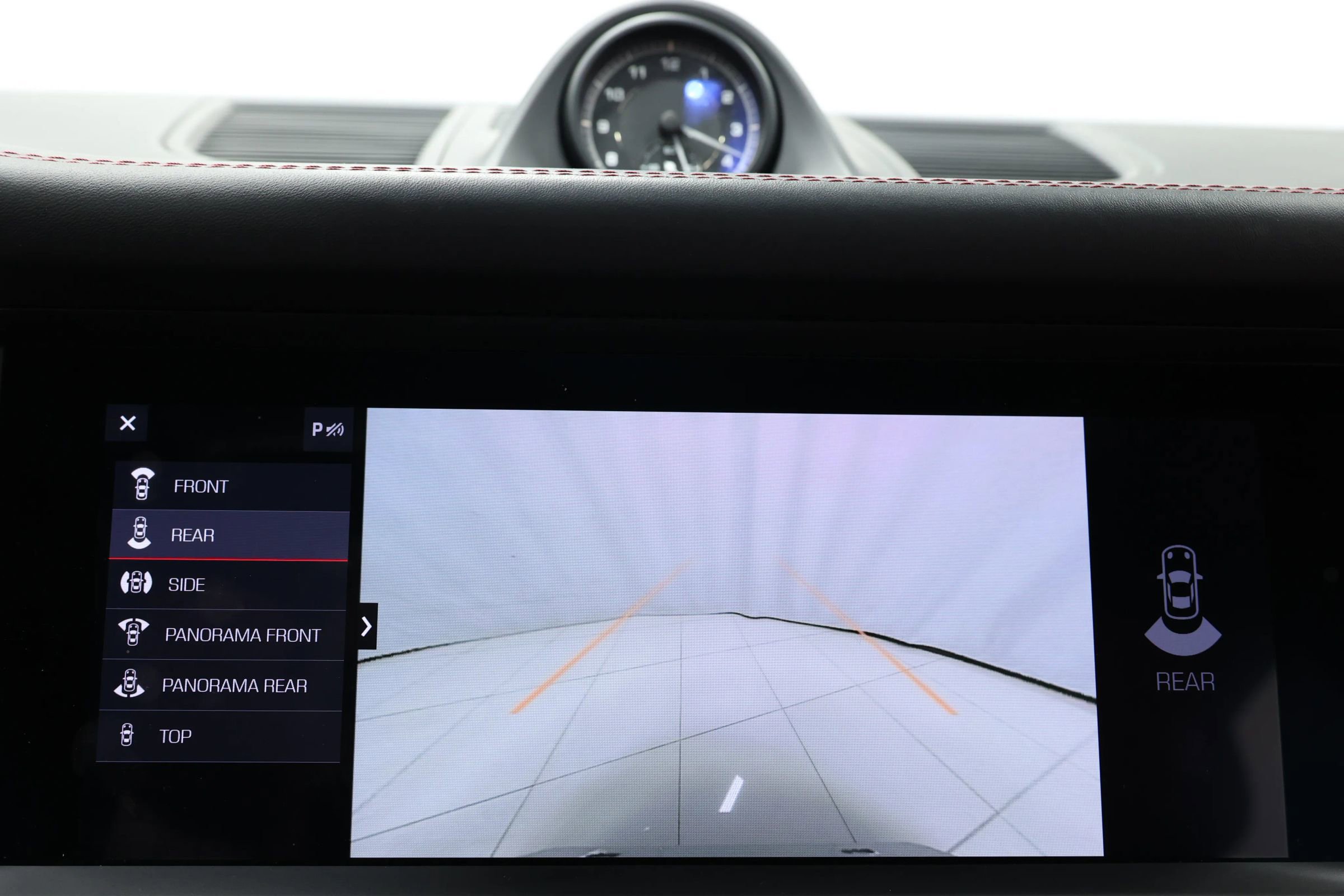 Used 2022 Porsche Macan image 32