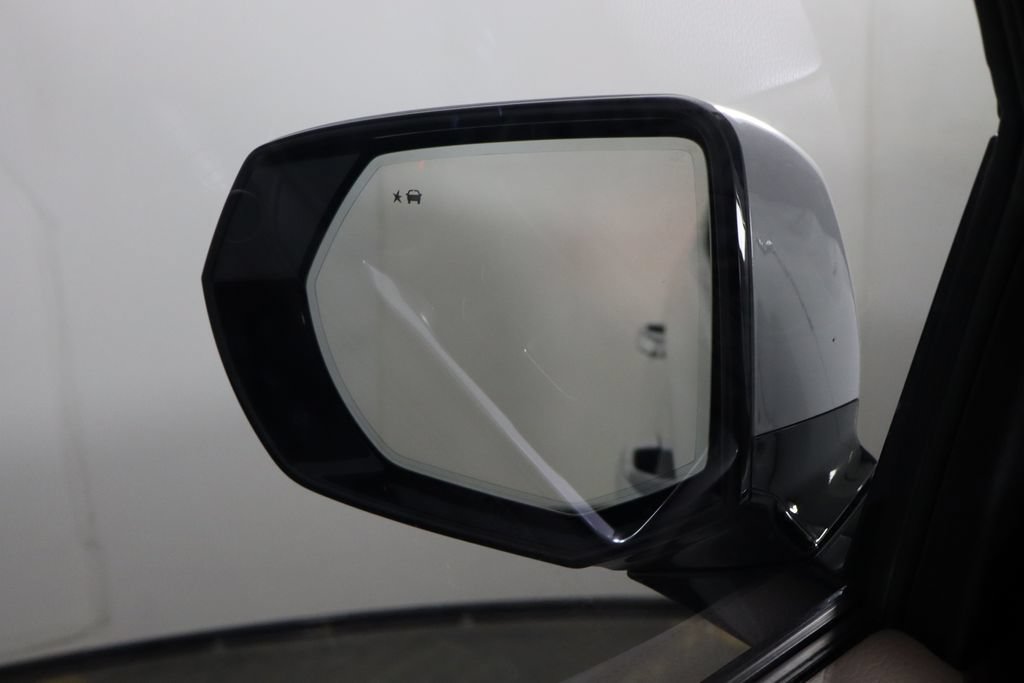 Used 2024 GMC Yukon Denali AWD/4WD image 42
