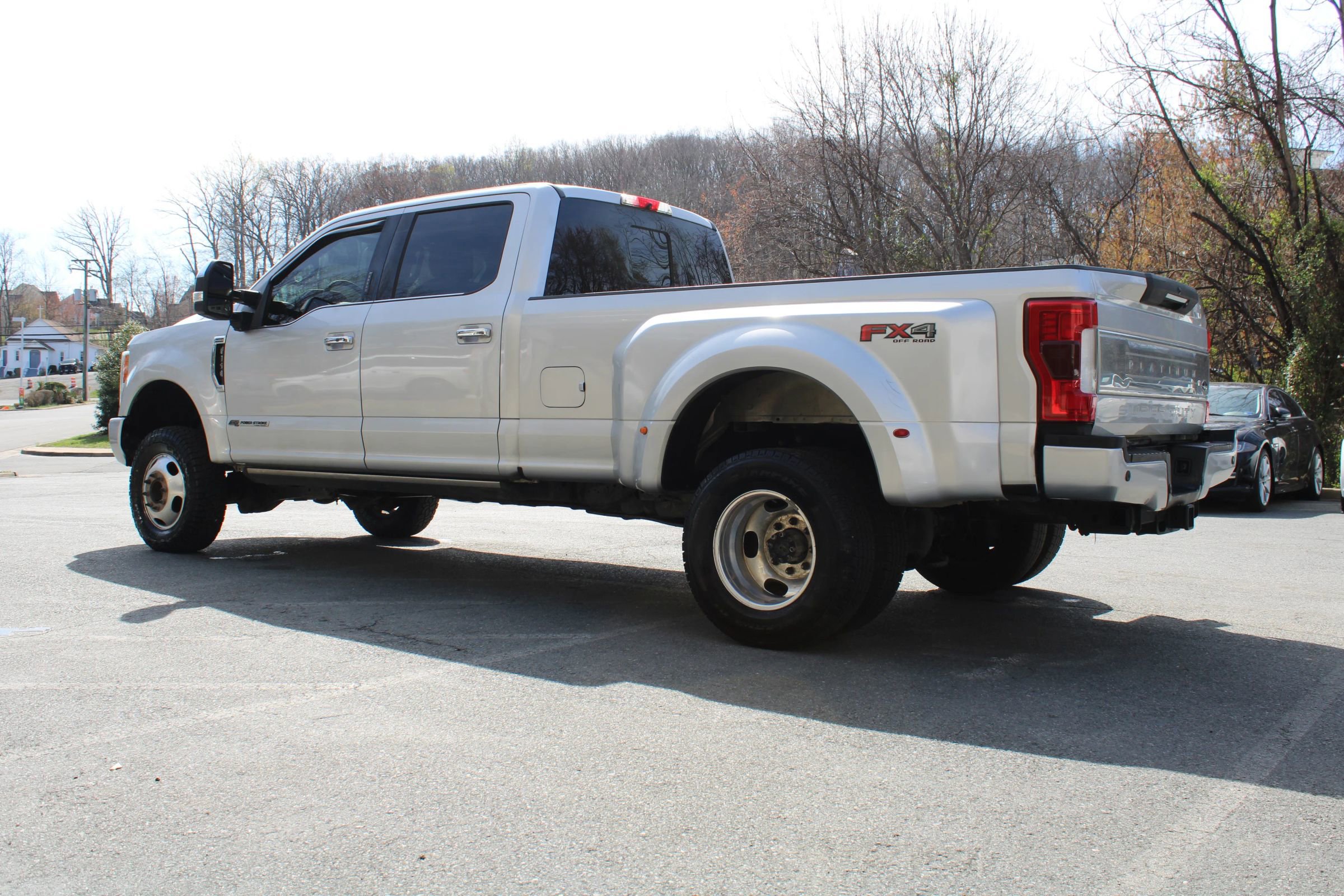 Used 2018 Ford F350 Platinum w/ Platinum Ultimate Package image 4