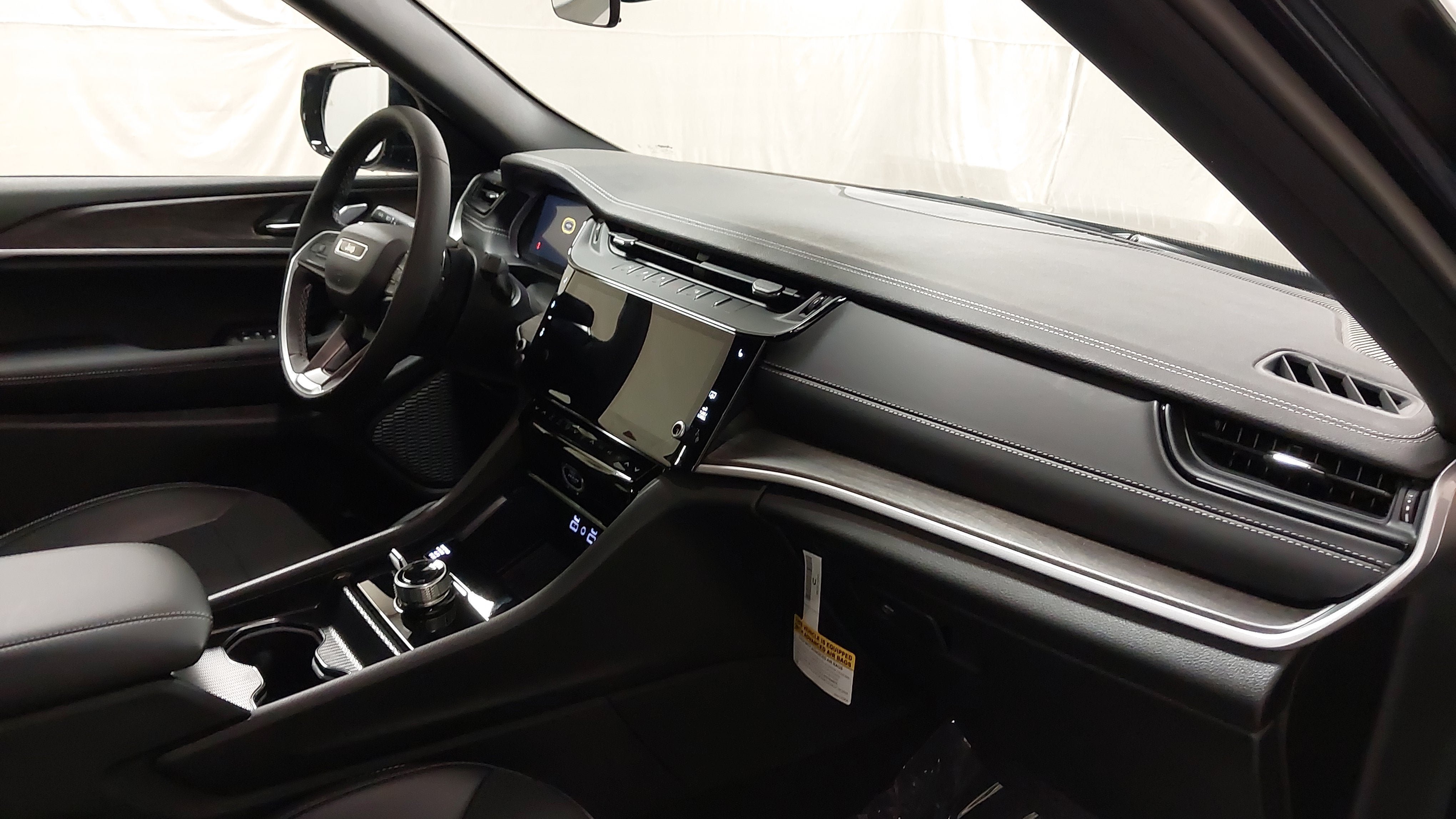 New 2027 Jeep Grand Cherokee Altitude AWD/4WD image 28