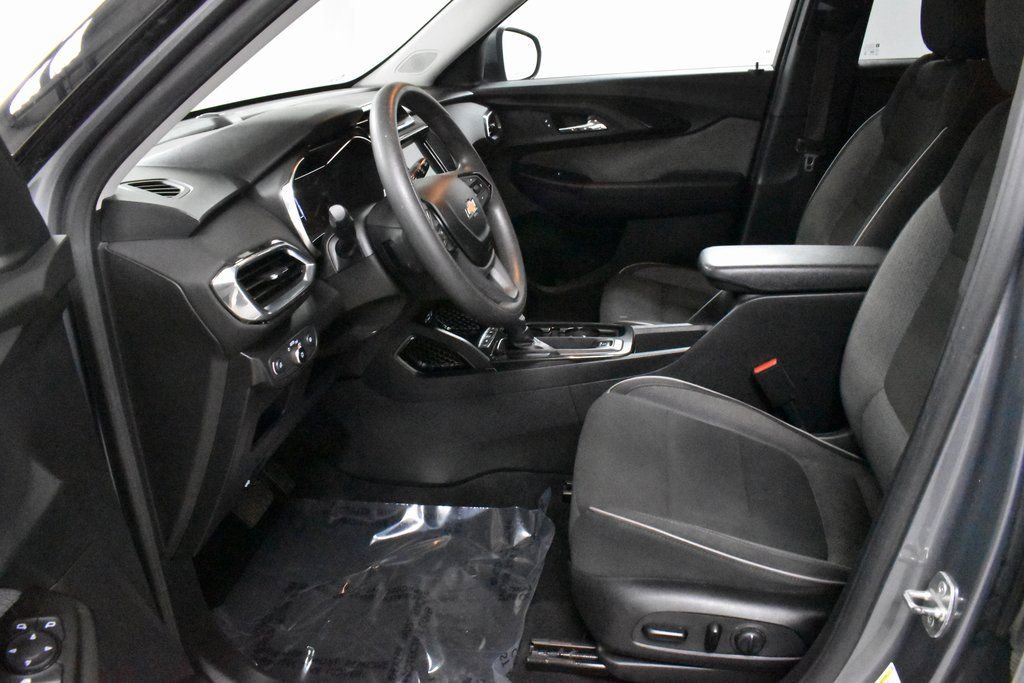 Used 2021 Chevrolet TrailBlazer LT w/ Convenience Package image 12