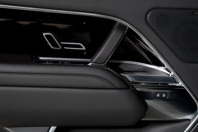 Used 2023 Land Rover Range Rover SE image 55