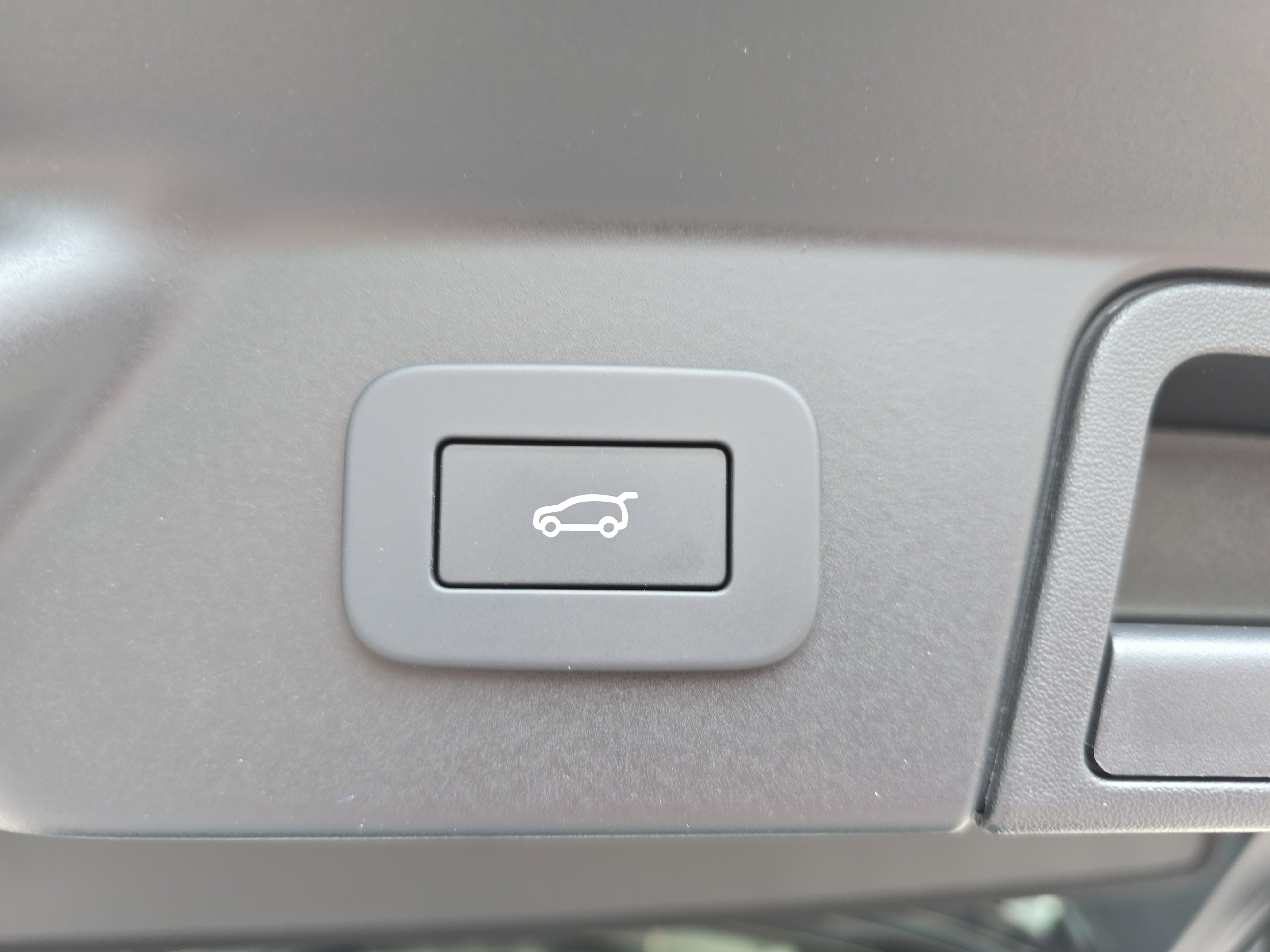 New 2026 Land Rover Range Rover Velar Dynamic SE image 13
