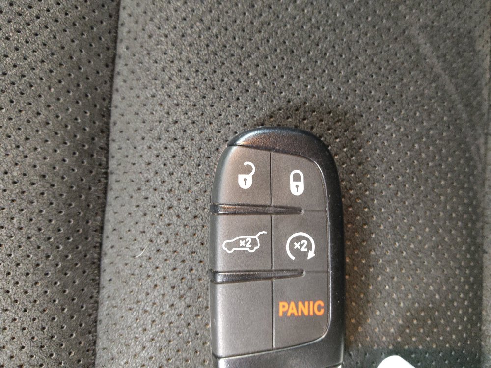 Used 2020 Jeep Grand Cherokee Altitude RWD image 32