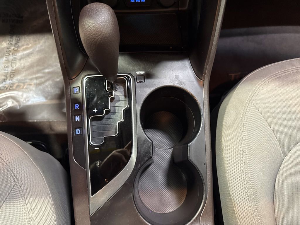 Used 2012 Hyundai Tucson GL image 17