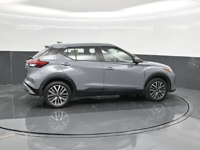 Used 2023 Nissan Kicks SV FWD image 4