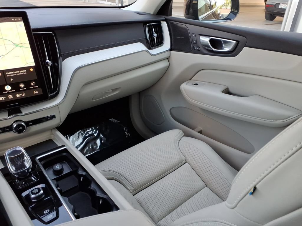 Certified 2026 Volvo XC60 B5 Ultra AWD/4WD image 21