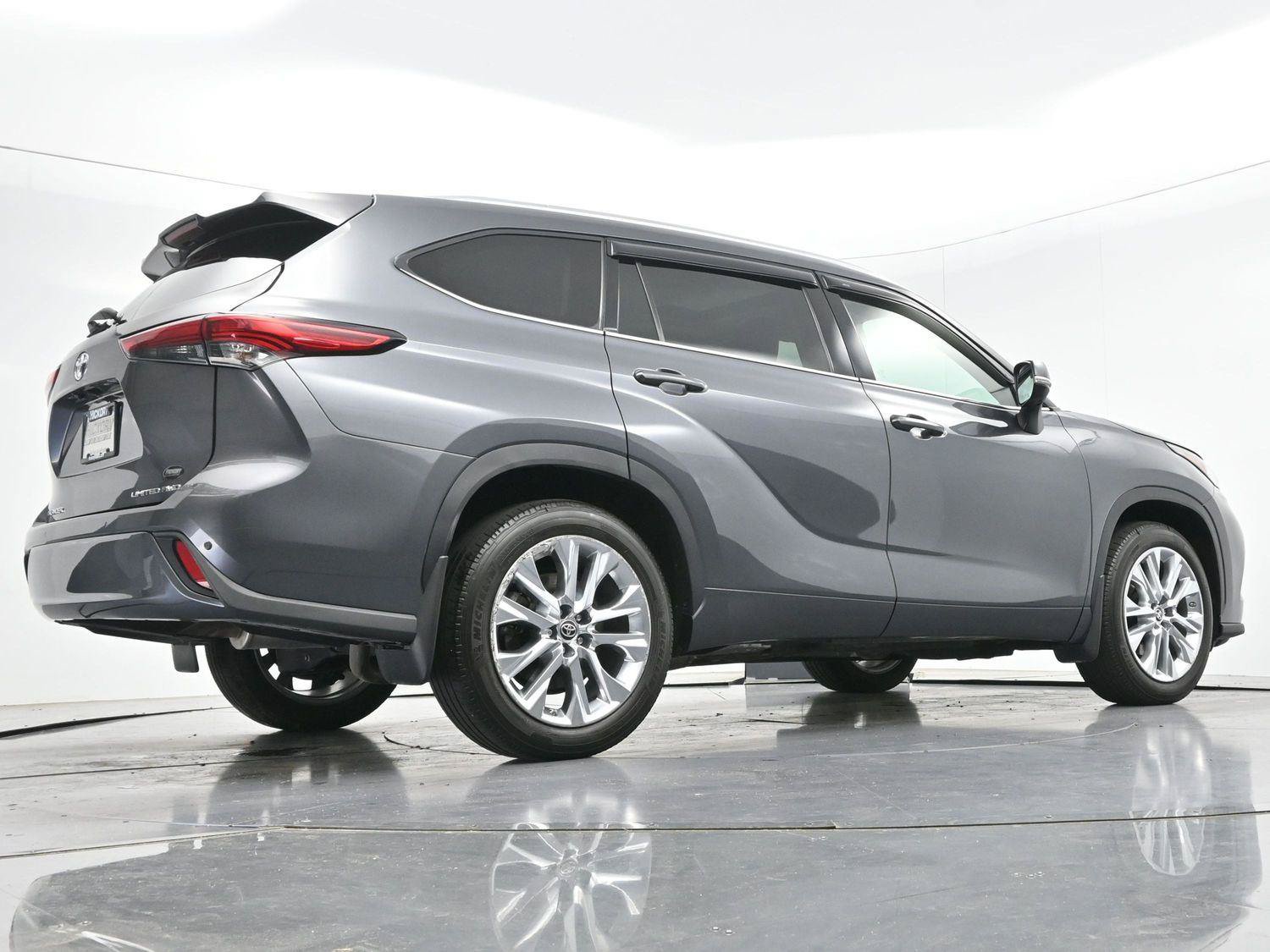 Used 2021 Toyota Highlander Limited AWD/4WD image 50