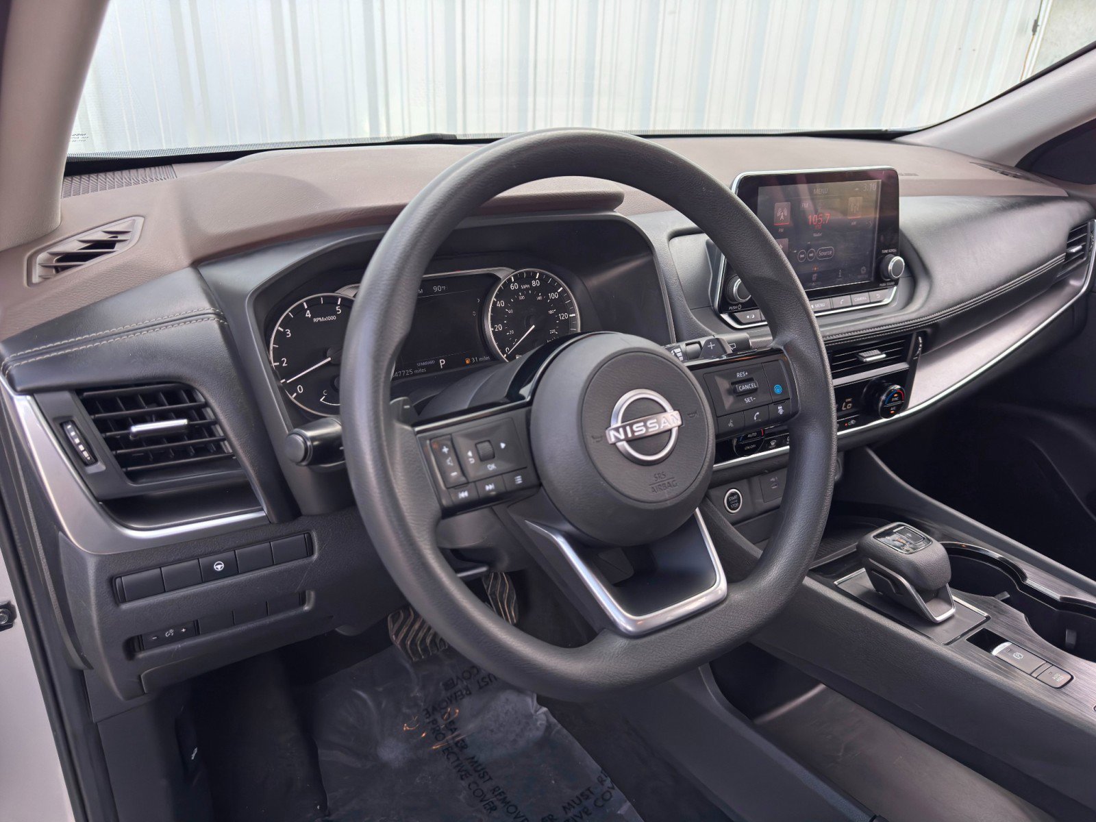 Used 2023 Nissan Rogue SV image 12