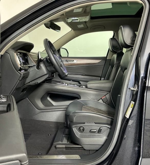 Used 2024 Volkswagen Atlas SEL Premium R-Line AWD/4WD image 14