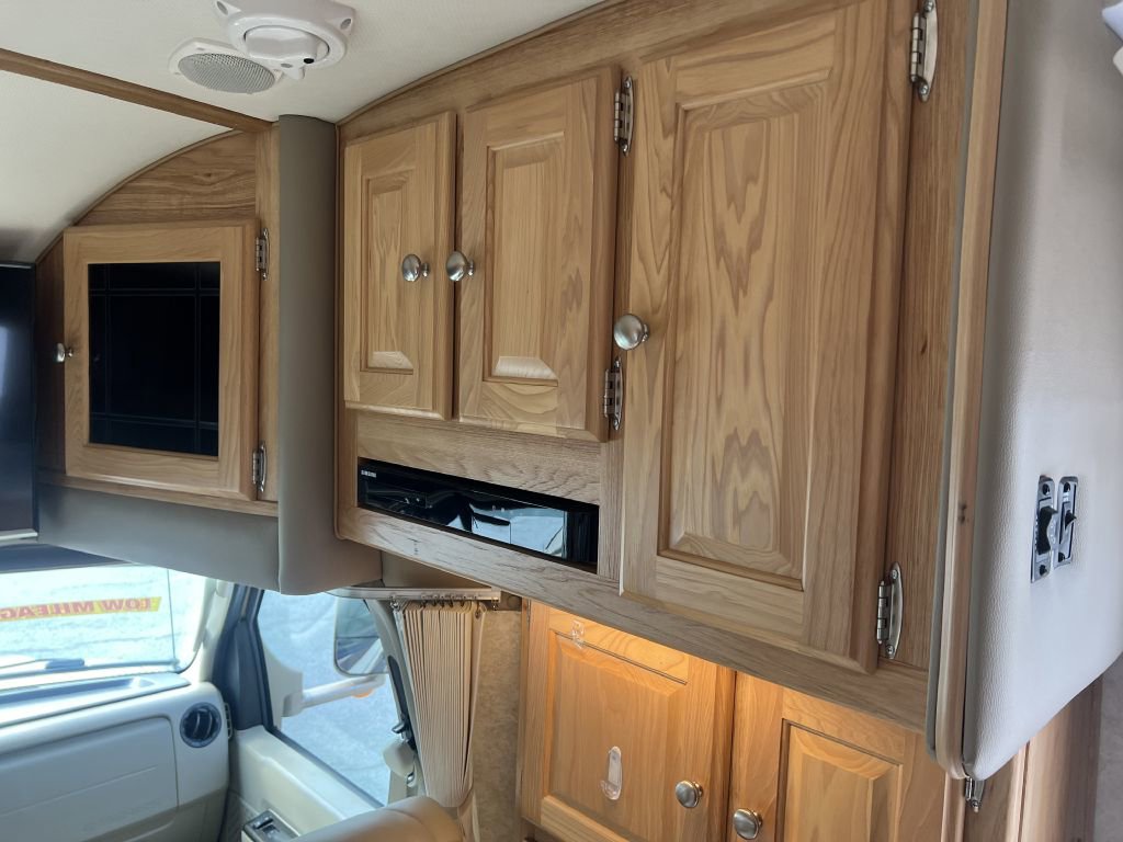 Used 2017 Ford E-450 and Econoline 450 Super Duty w/ Motorhome Prep Package image 81