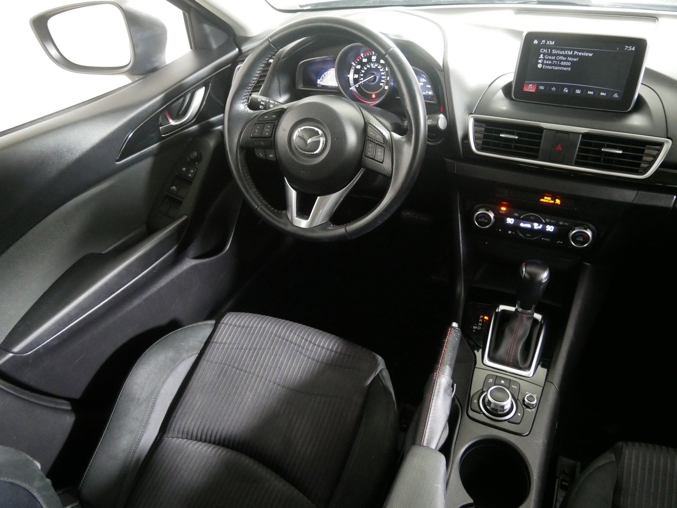 Used 2015 MAZDA MAZDA3 i Touring w/ Technology Package image 9
