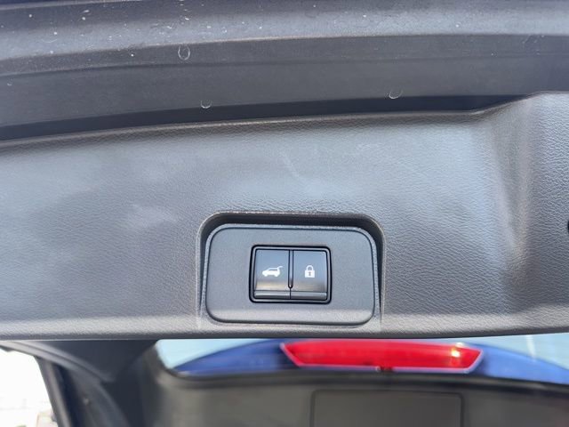 Used 2023 Nissan Rogue SV w/ SV Premium B Package image 6