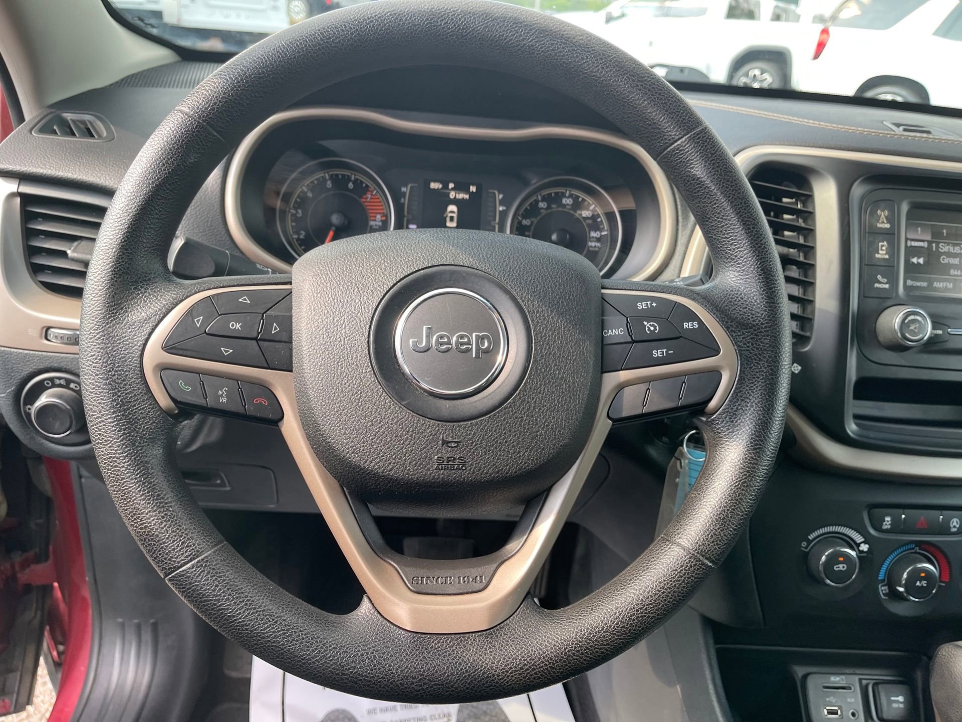 Used 2017 Jeep Cherokee Sport FWD image 15