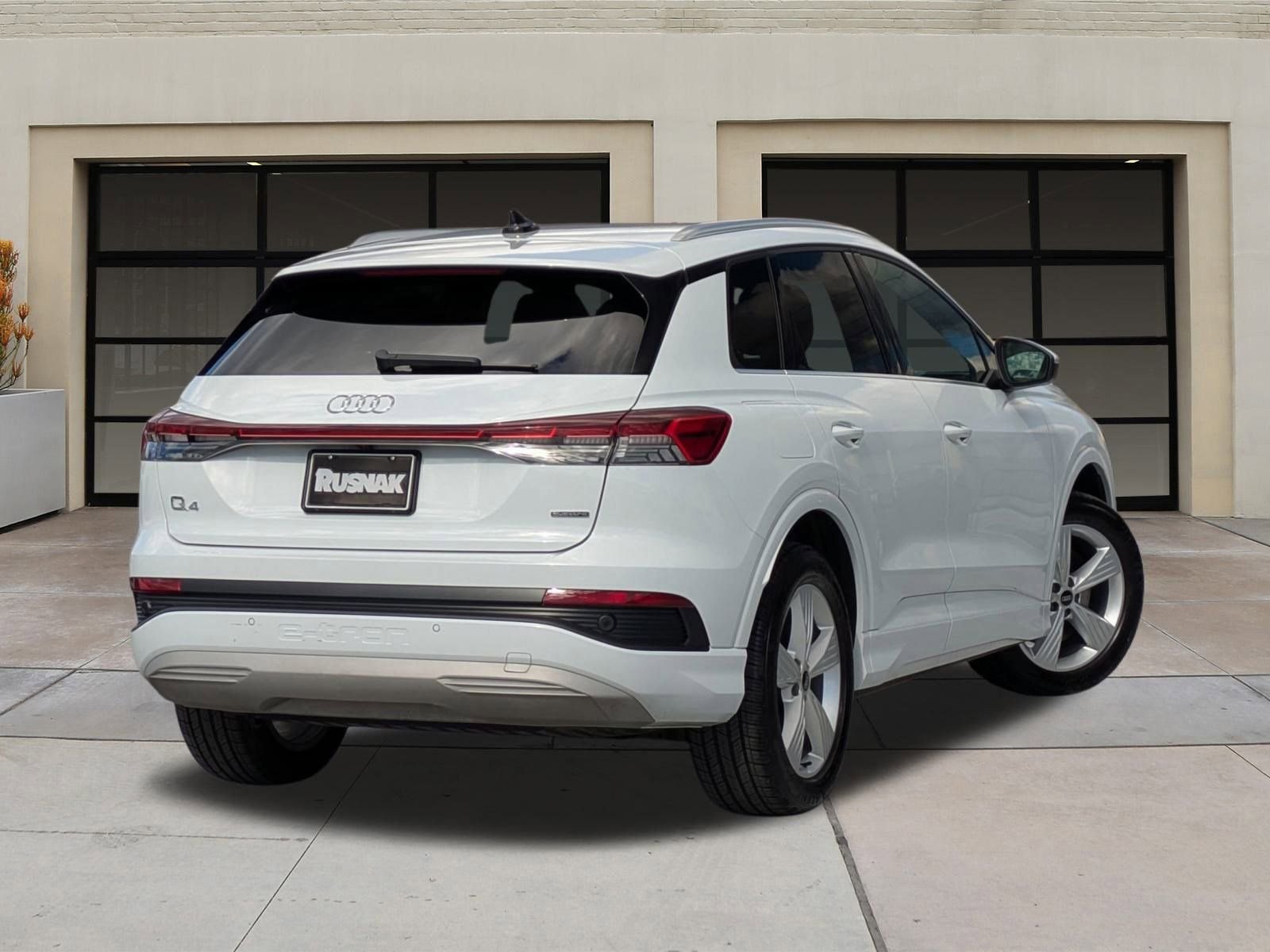 Used 2022 Audi Q4 e-tron Premium Plus w/ Premium Plus image 4