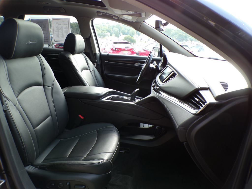 Used 2020 Buick Enclave Avenir w/ Avenir Technology Package AWD/4WD image 15