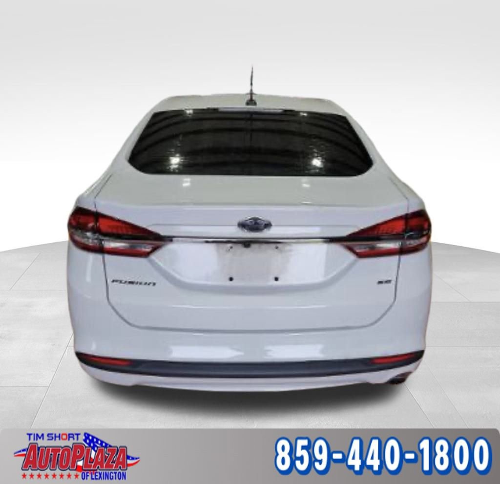 Used 2018 Ford Fusion SE image 9