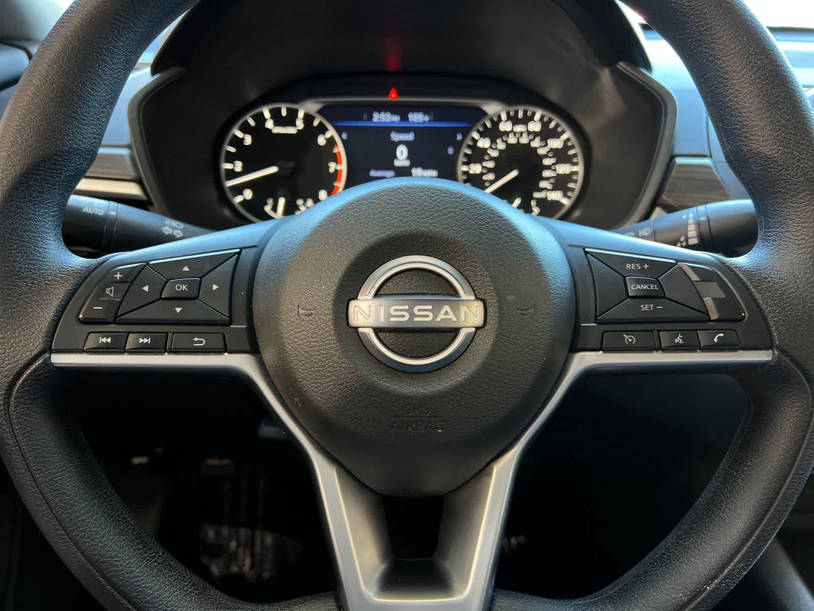Used 2025 Nissan Altima 2.5 SV FWD image 23