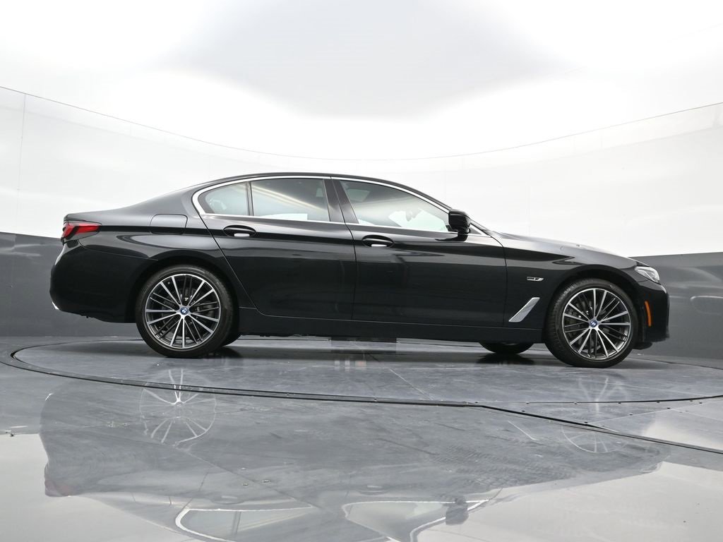 Used 2023 BMW 530e xDrive w/ Executive Package image 29