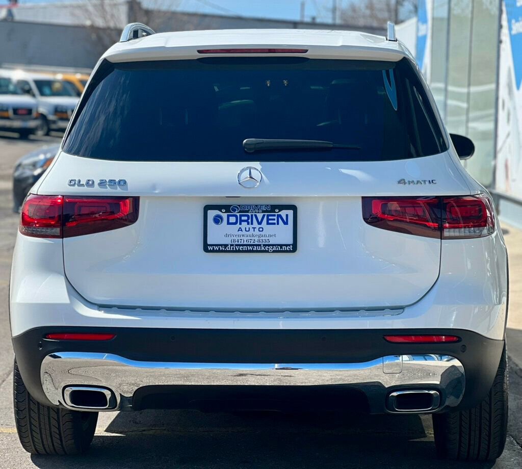 Used 2023 Mercedes-Benz GLB 250 4MATIC image 4