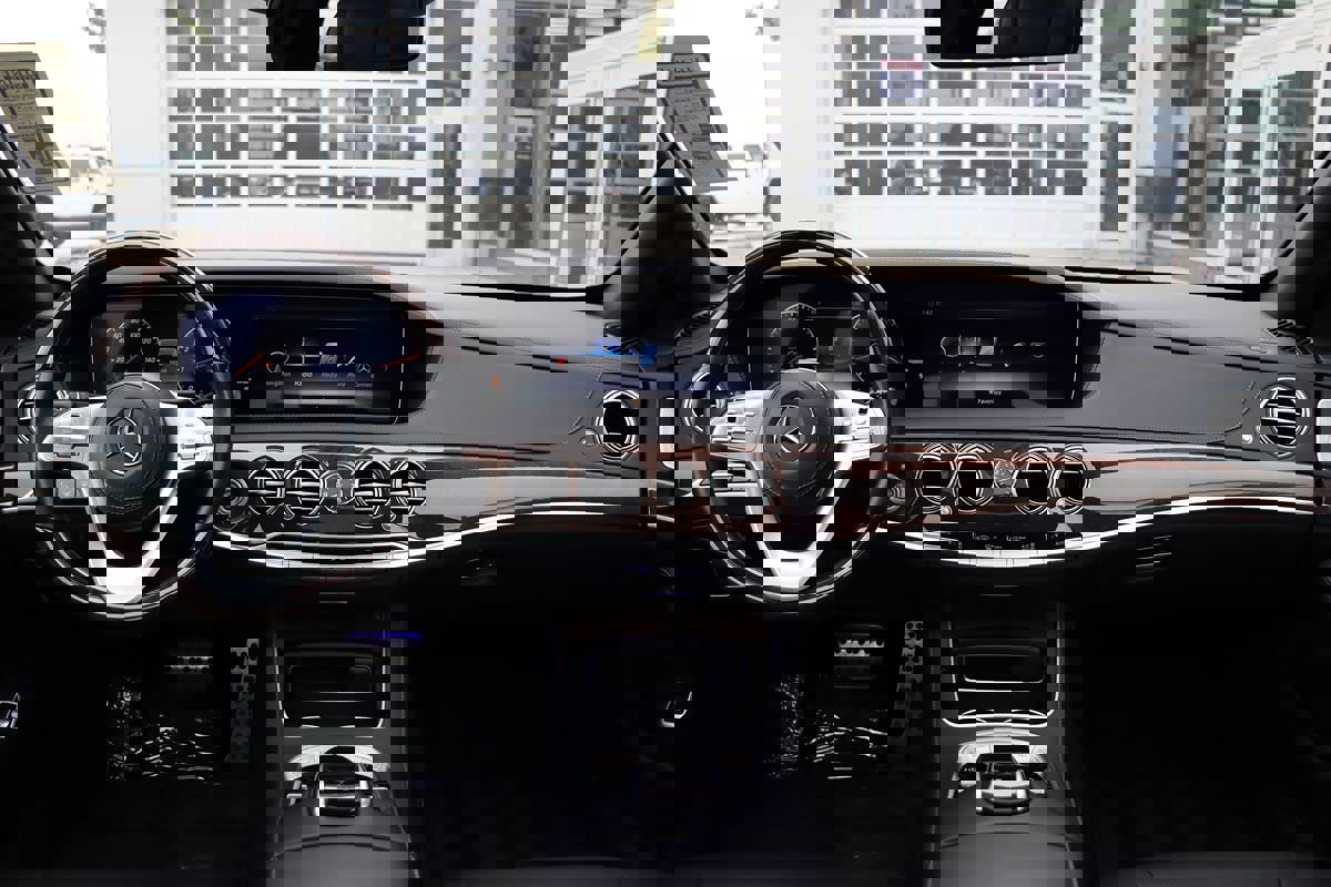 Used 2019 Mercedes-Benz S 560 Sedan image 13