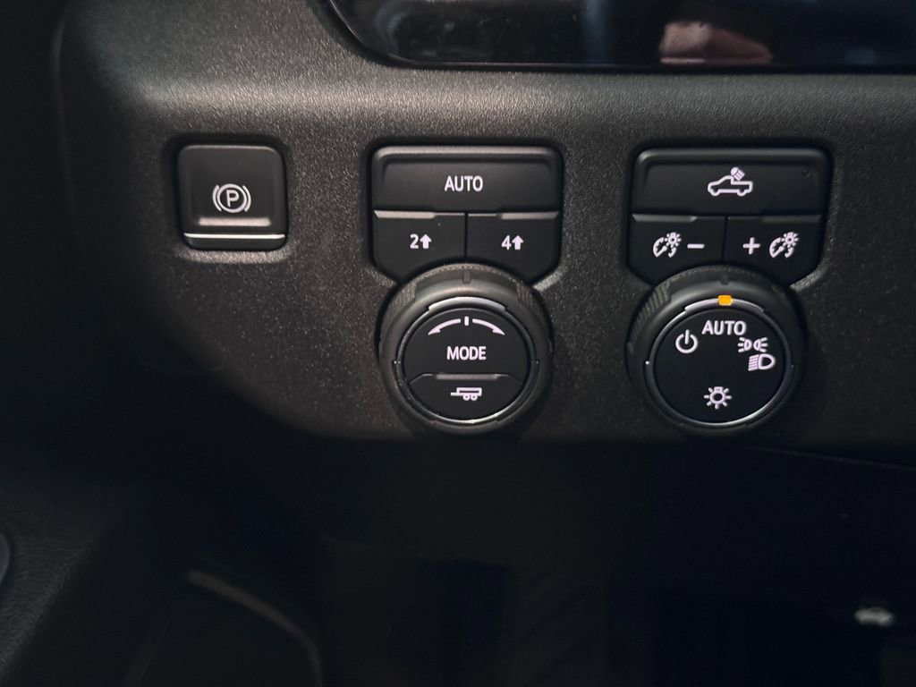 Certified 2023 Chevrolet Silverado 1500 LT image 23