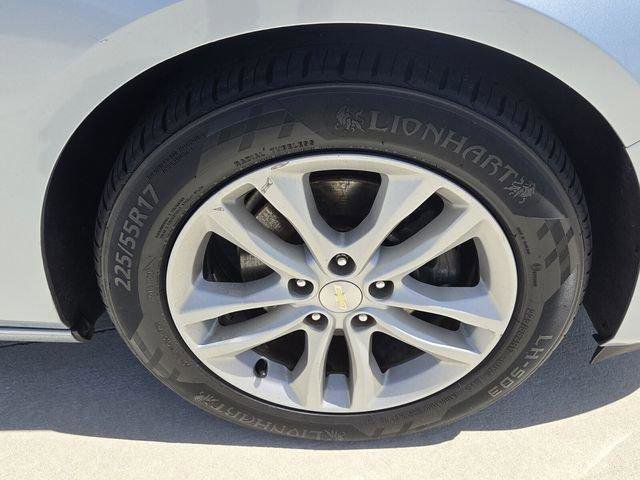Used 2018 Chevrolet Malibu LT FWD image 16