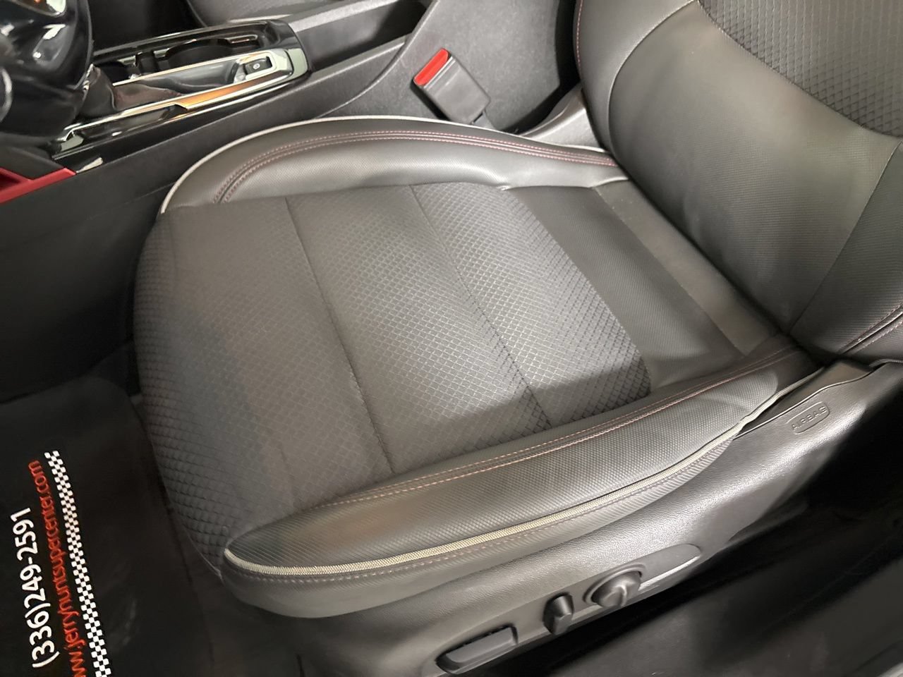Used 2023 Chevrolet TrailBlazer RS w/ Sun and Liftgate Package FWD image 11