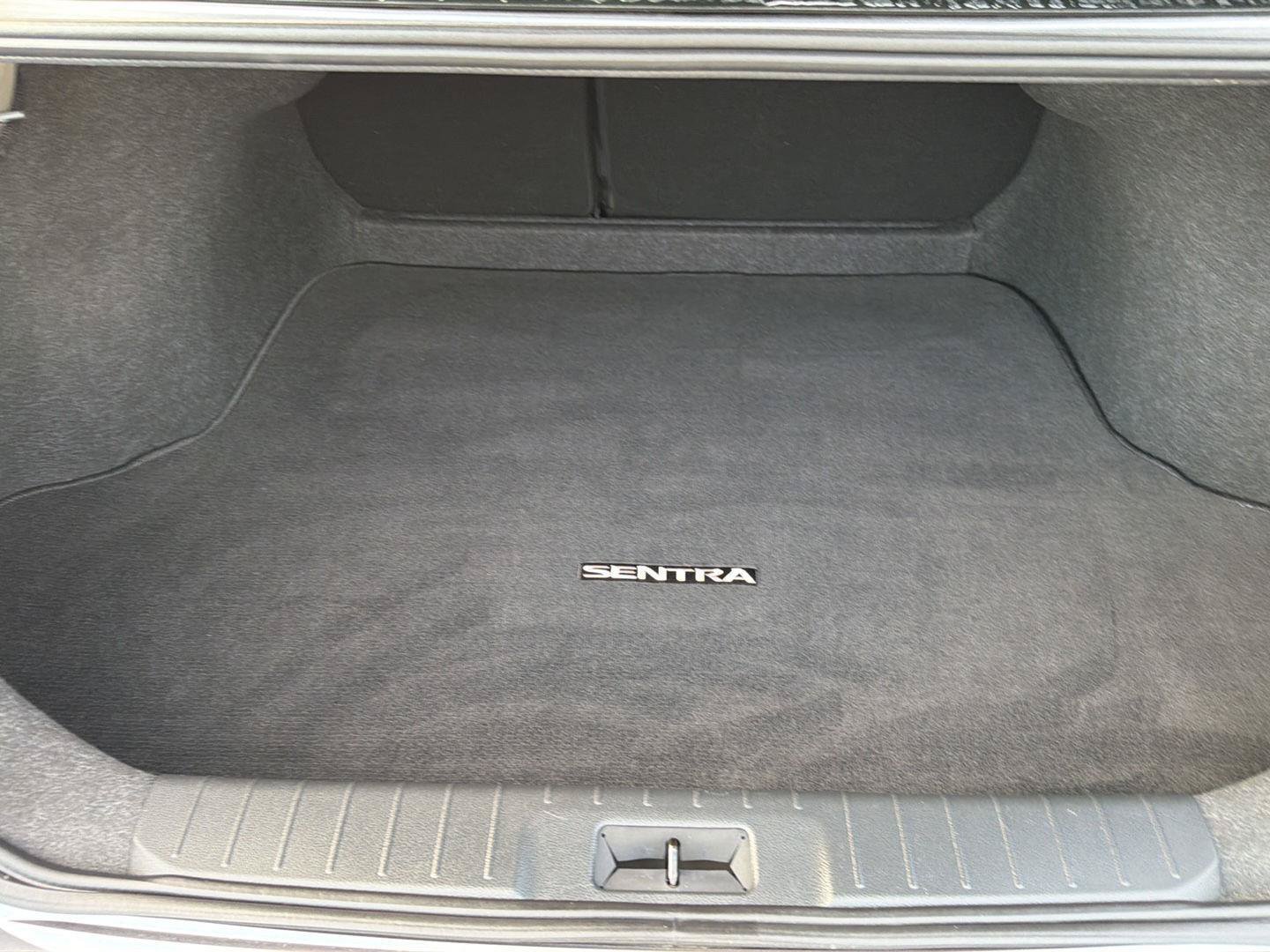 Used 2024 Nissan Sentra SR FWD image 33