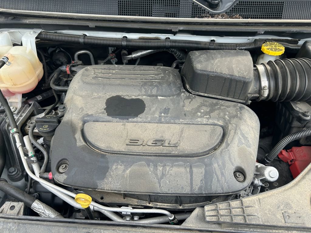 Certified 2022 Chrysler Voyager LX FWD image 31