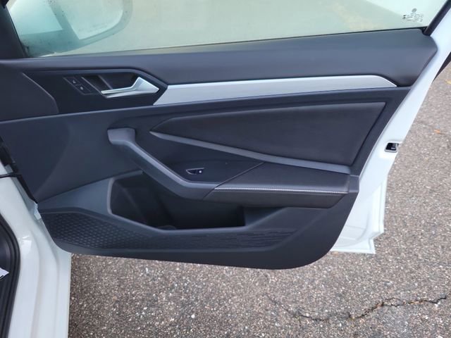 Used 2025 Volkswagen Jetta S image 33