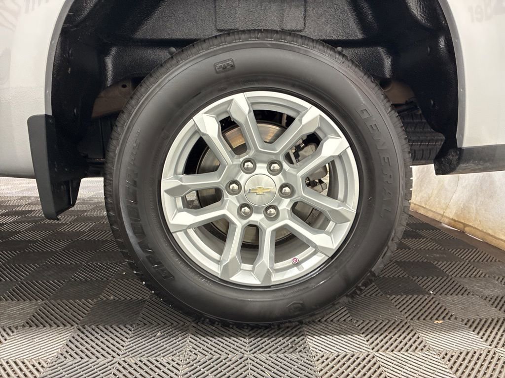 Used 2022 Chevrolet Silverado 1500 LT AWD/4WD image 32