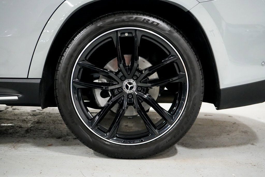 Used 2024 Mercedes-Benz GLS 580 4MATIC image 29